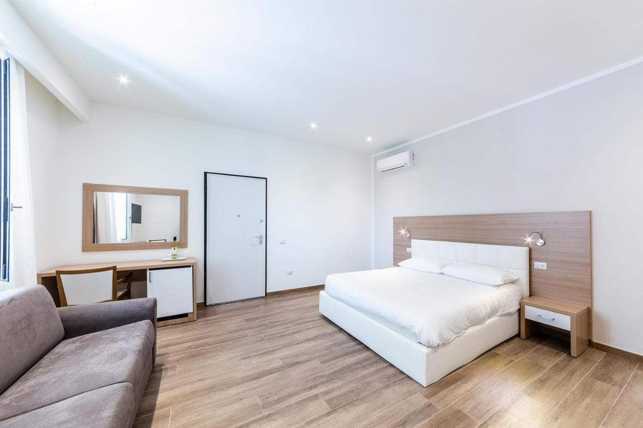 La Promenade Rooms & Suites Olbia Buitenkant foto