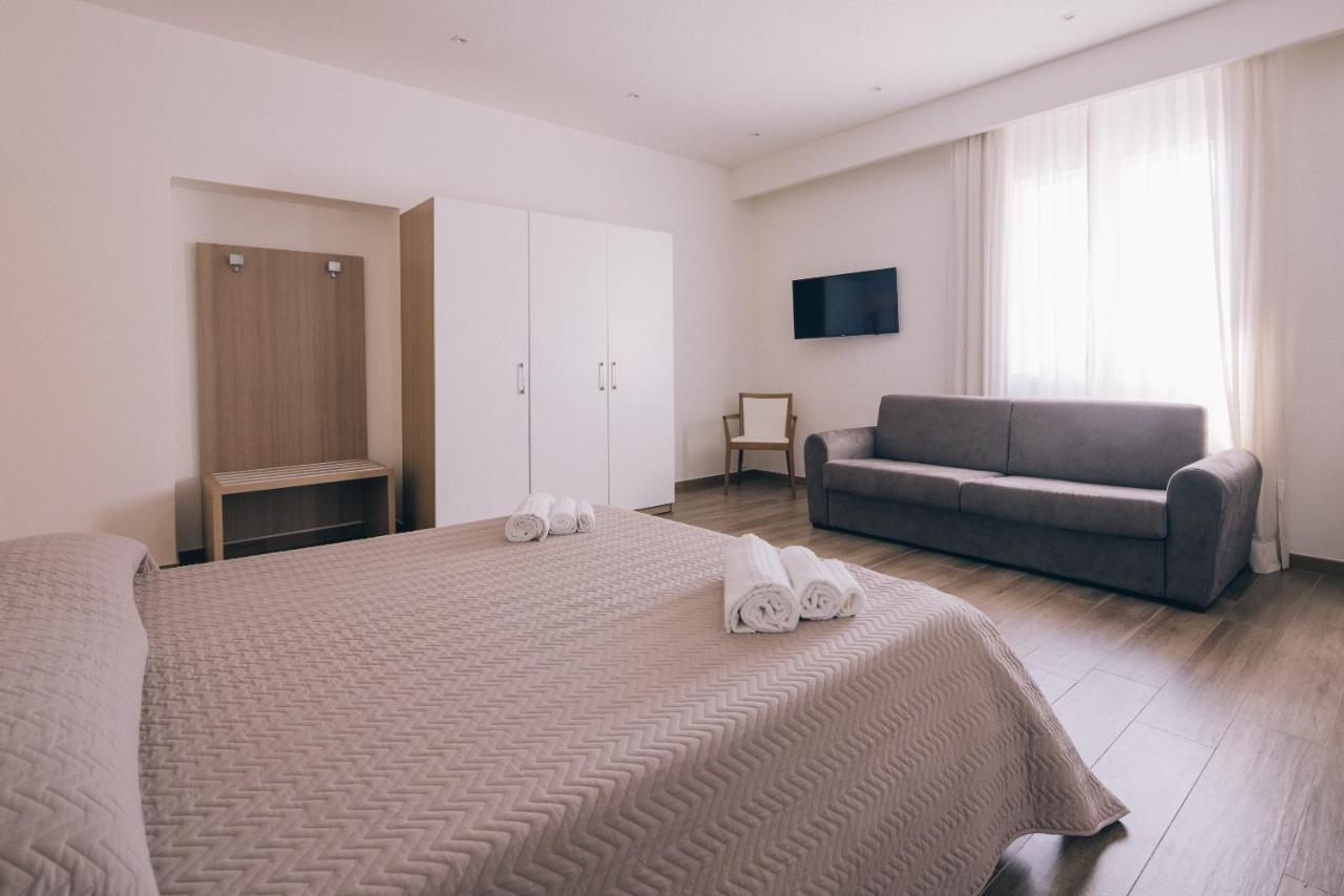 La Promenade Rooms & Suites Olbia Buitenkant foto